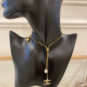 CHANEL Gold Lariat Necklace with Pearl Accent